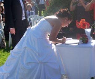 La mariee signe